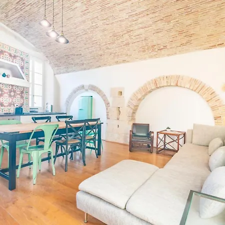 Archi Di Castello, Storia E Design 3br-wifi-ac Apartment