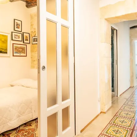 Archi Di Castello, Storia E Design 3br-wifi-ac Apartment